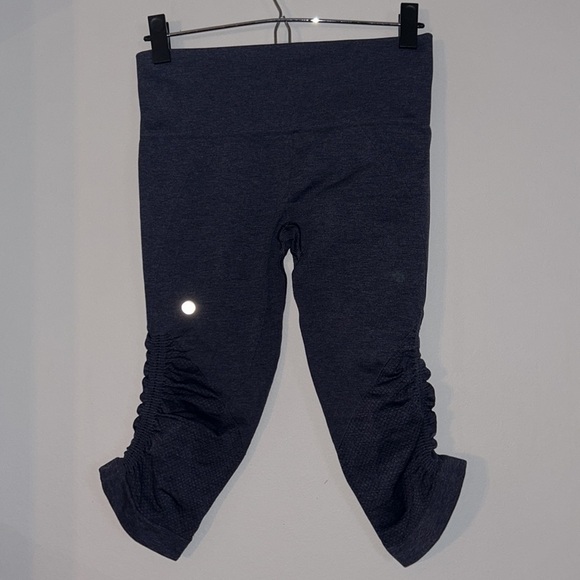 Lululemon In The Flow Cropped Leggings Size 6 - Picture 8 of 9